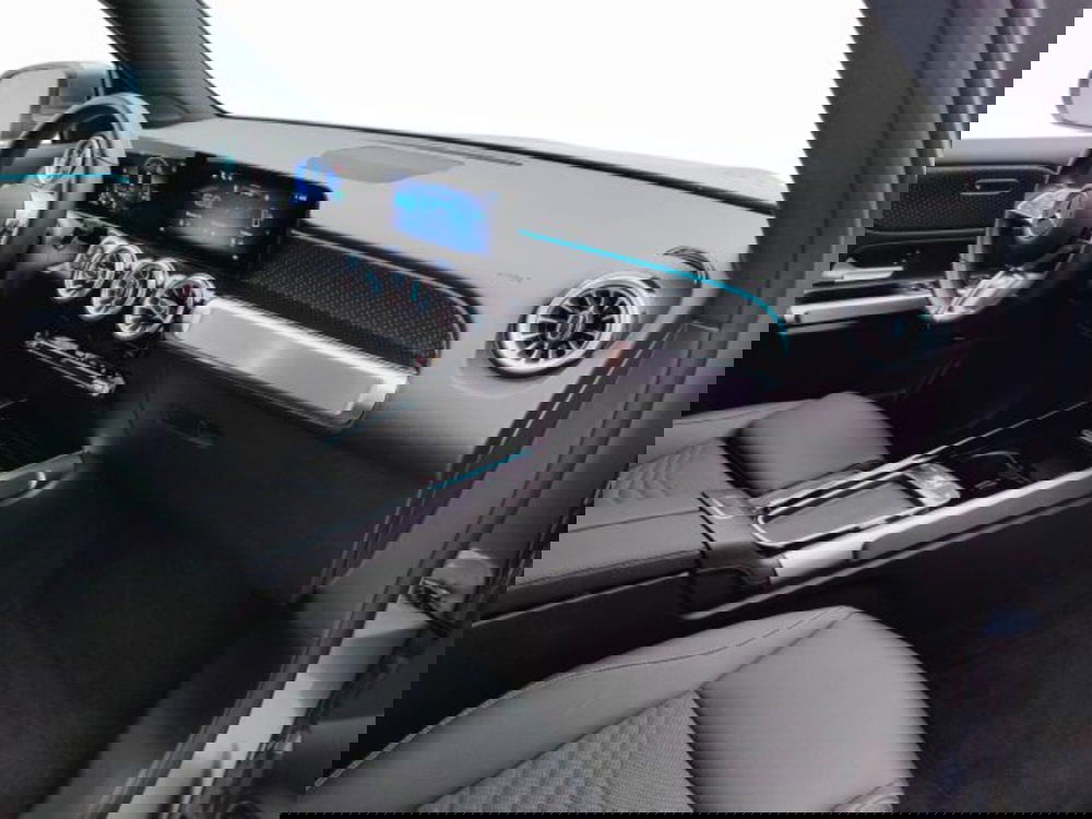 Mercedes-Benz EQB usata a Teramo (9)