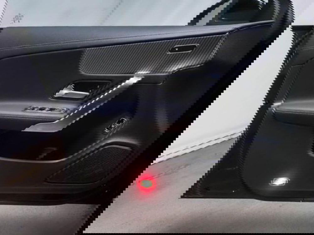 Mercedes-Benz CLA Shooting Brake usata a Milano (10)