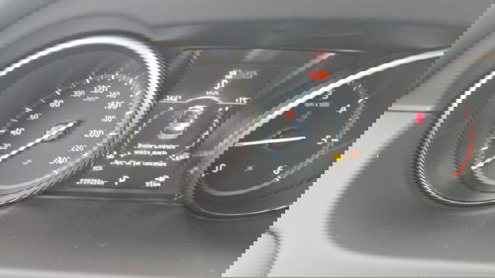 Land Rover Discovery Sport usata a Macerata (9)