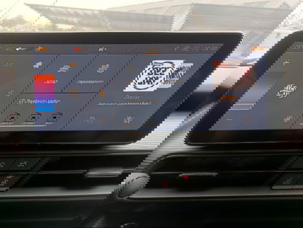 Jeep Avenger nuova a Brescia (13)