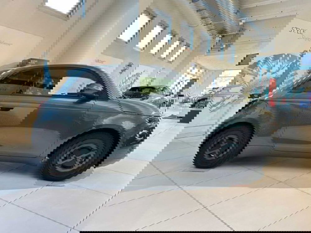 Fiat 500e nuova a Sondrio (6)