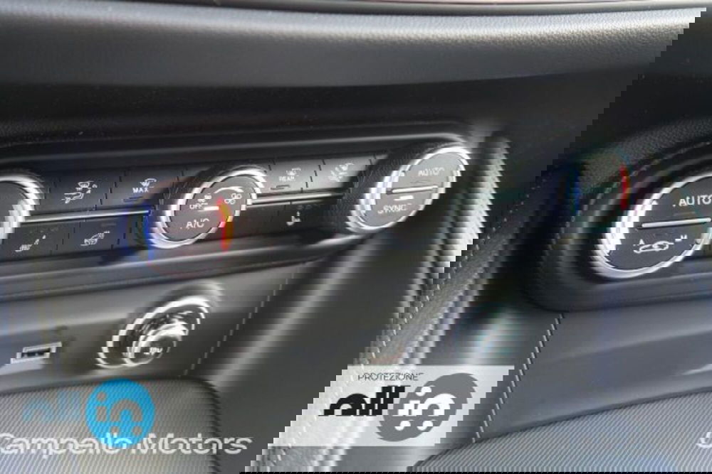 Alfa Romeo Stelvio nuova a Venezia (10)