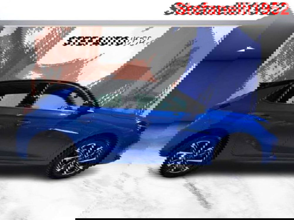 Opel Corsa nuova a Bologna (2)