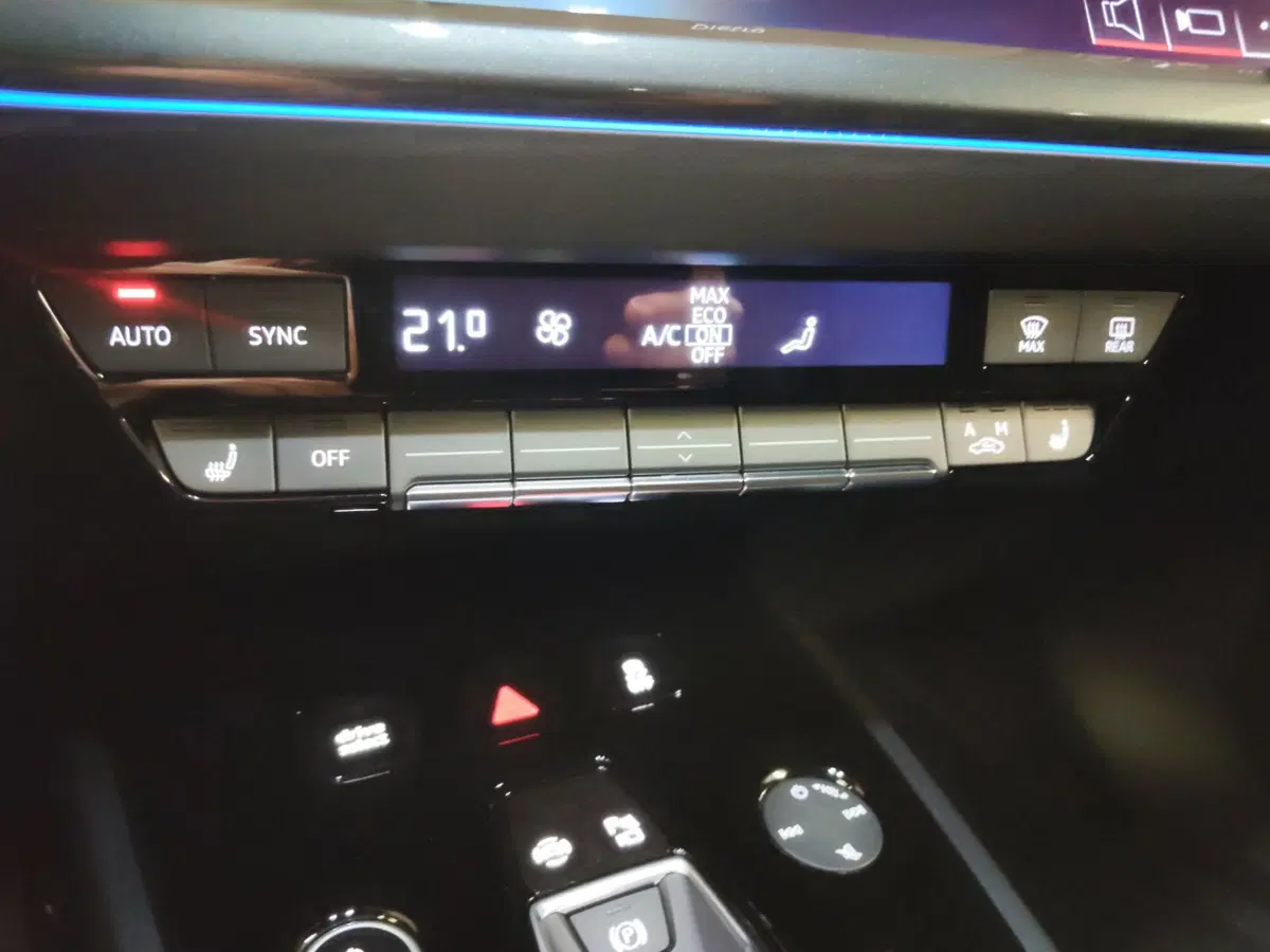 Audi Q4 Sportback usata a Modena (11)