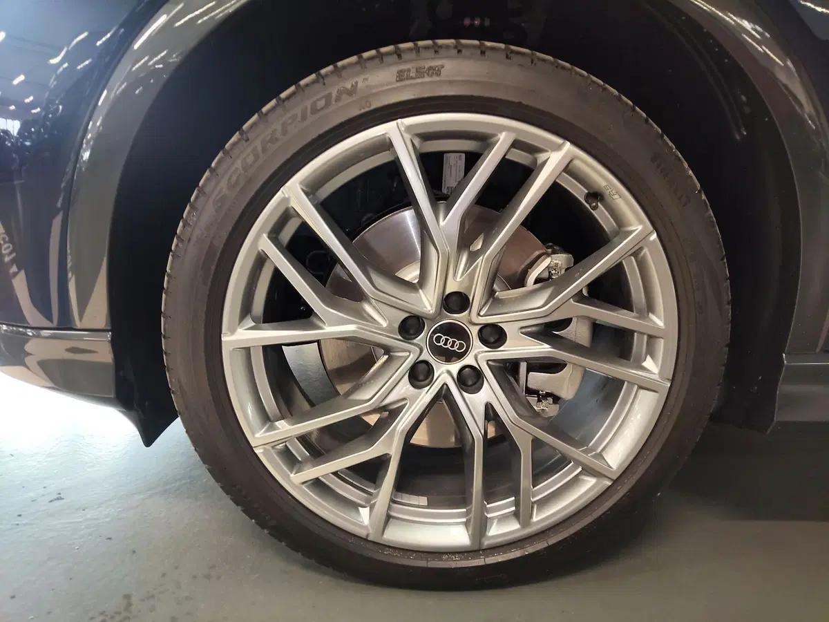 Audi Q4 Sportback usata a Modena (6)