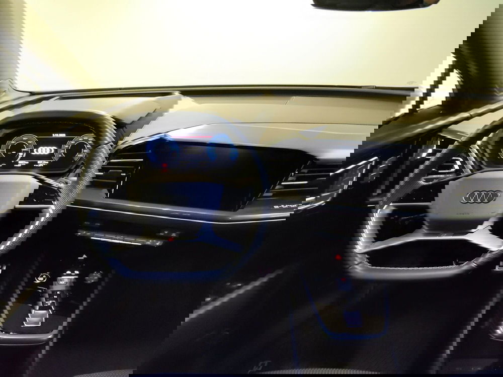 Audi Q4 Sportback usata a Modena (7)