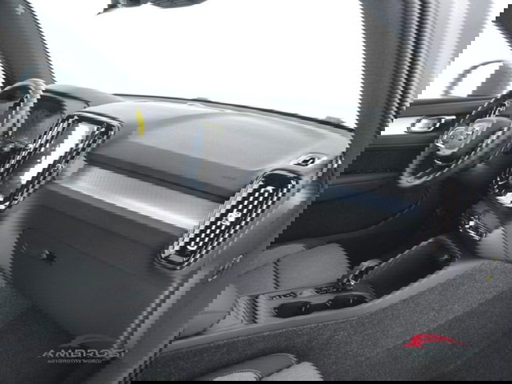 Volvo XC40 nuova a Perugia (12)