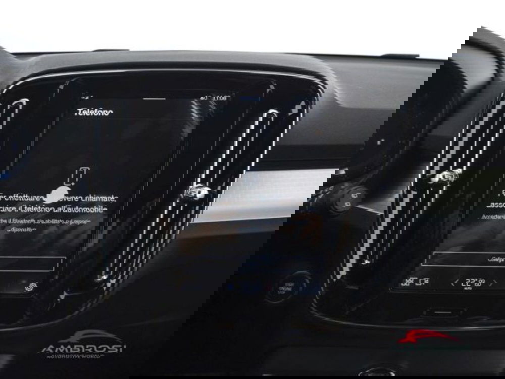 Volvo XC40 nuova a Perugia (15)