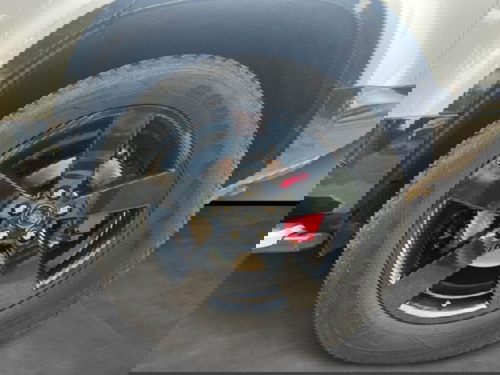 Land Rover Defender usata a Lecce (10)