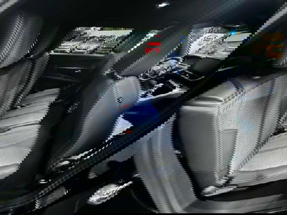 Peugeot 5008 usata a Milano (10)