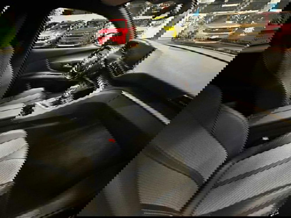Peugeot 5008 usata a Milano (5)