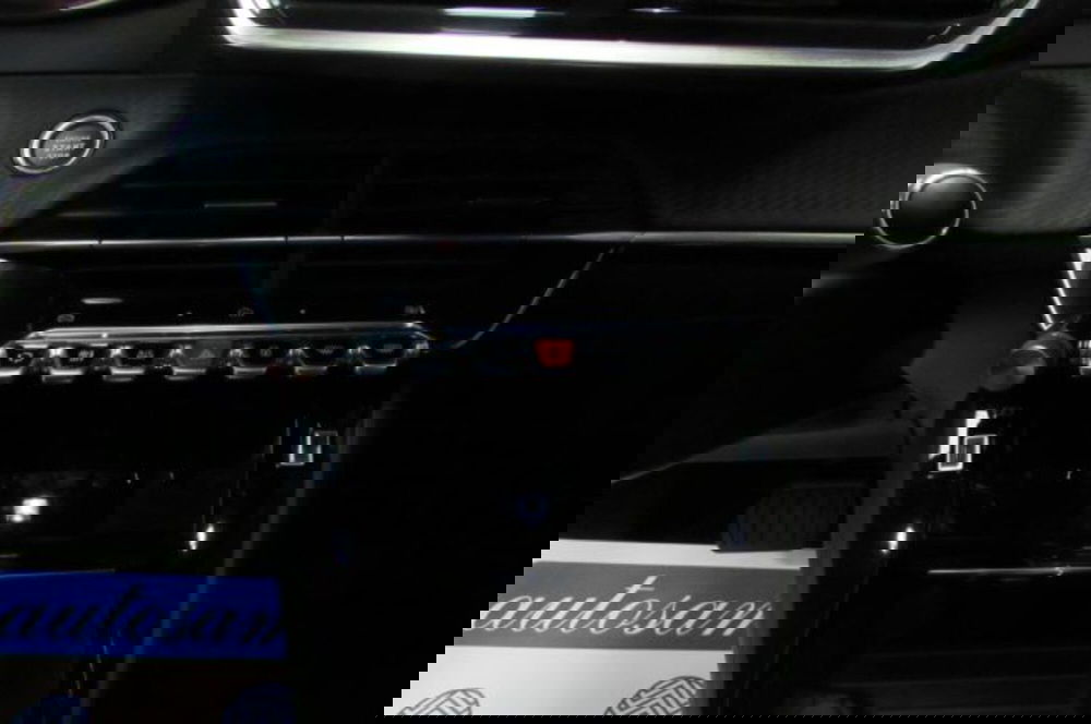 Peugeot 2008 nuova a Milano (10)