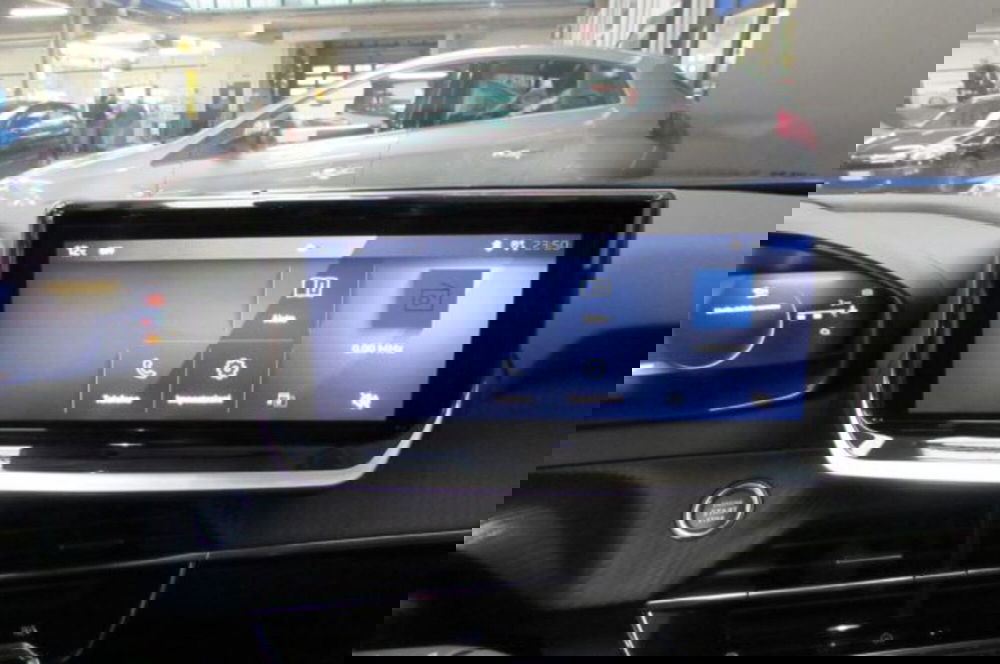 Peugeot 2008 nuova a Milano (9)