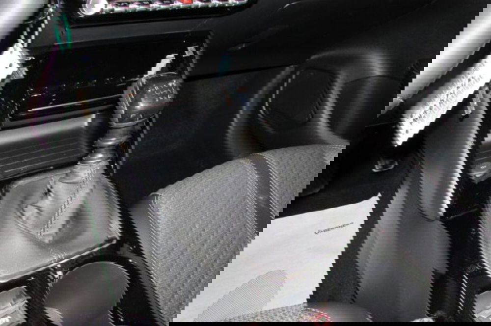 Peugeot 208 nuova a Milano (11)