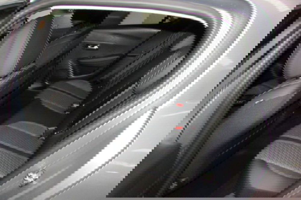 Peugeot 208 nuova a Milano (14)