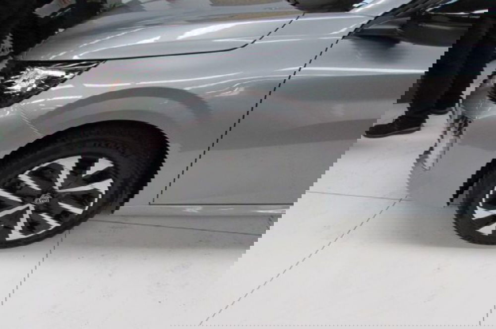 Peugeot 208 nuova a Milano (5)