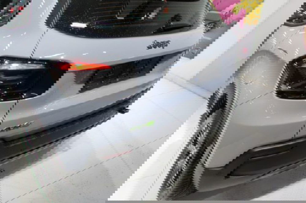 Jeep Avenger nuova a Milano (15)