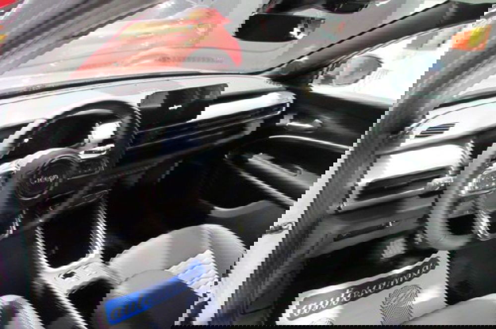 Jeep Avenger nuova a Milano (7)