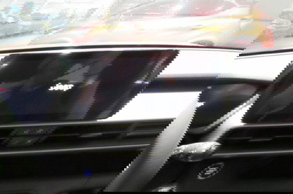 Jeep Avenger nuova a Milano (9)