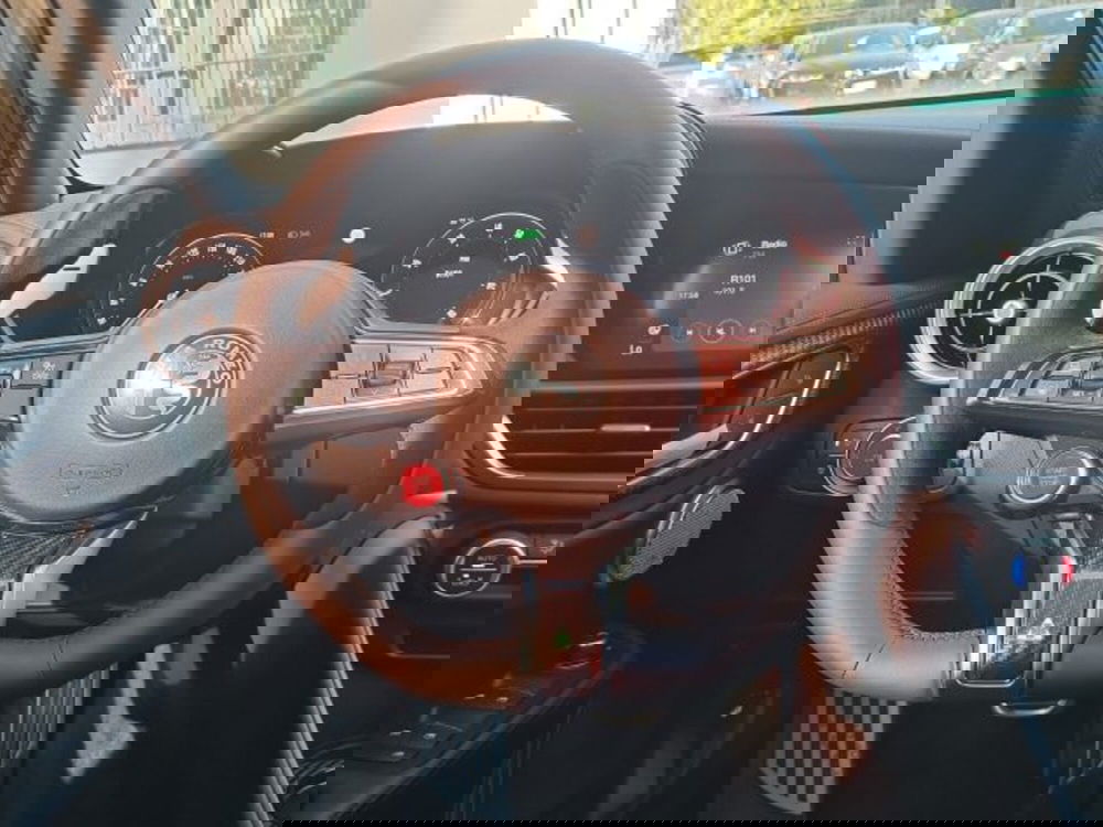 Alfa Romeo Giulia nuova a Monza e Brianza (9)