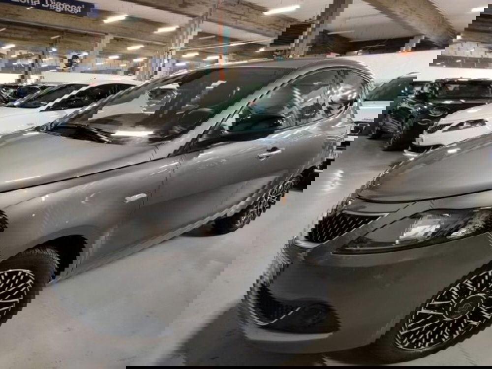 Lancia Ypsilon usata a Forlì-Cesena