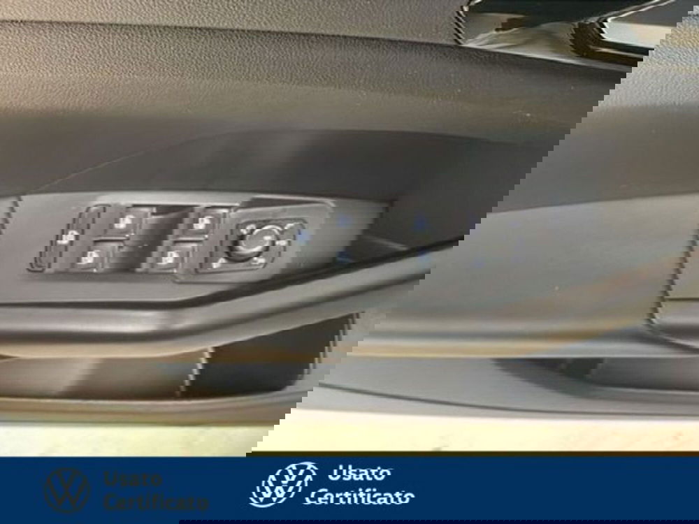 Volkswagen T-Cross usata a Vicenza (18)