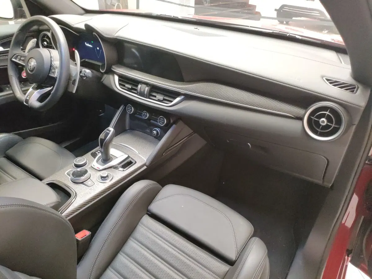 Alfa Romeo Stelvio usata a Teramo (12)