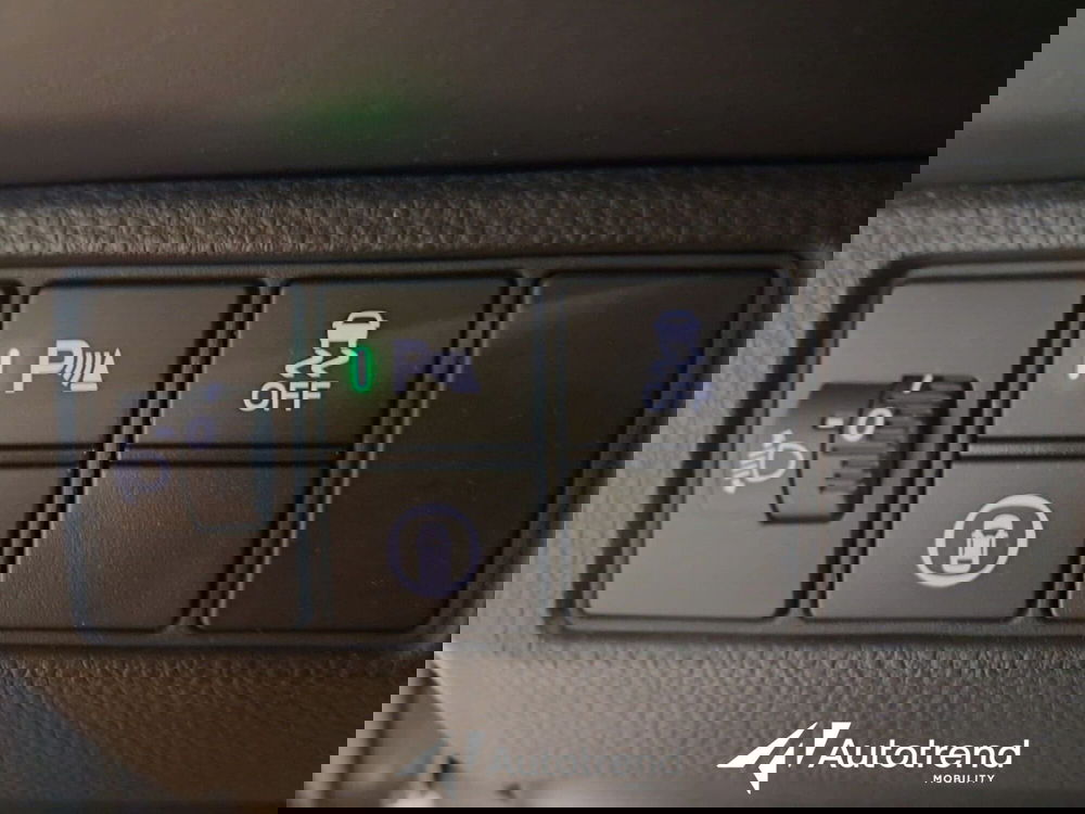 Honda HR-V usata a Bari (15)