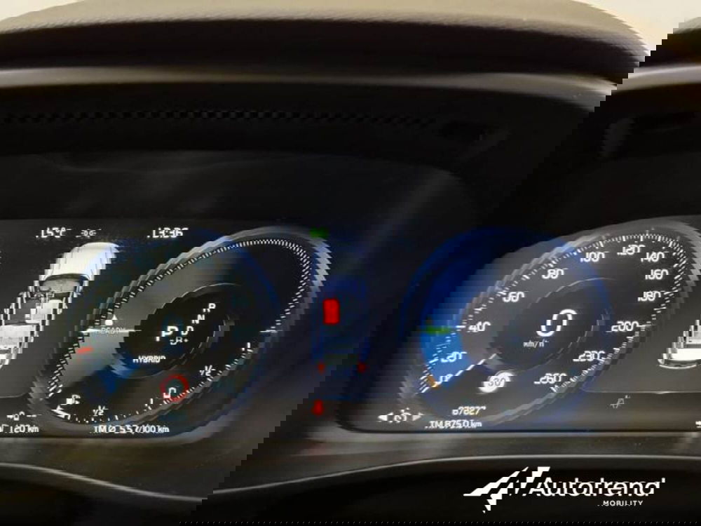 Volvo XC40 usata a Bari (13)