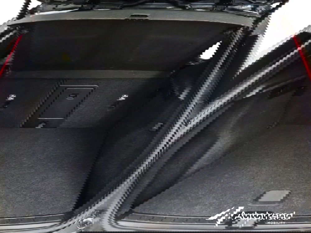 Volvo XC40 usata a Bari (16)