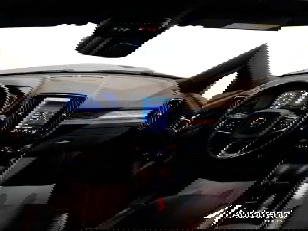 Volvo XC40 usata a Bari (10)