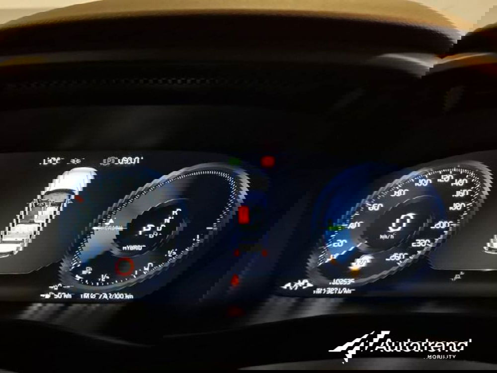 Volvo XC40 usata a Bari (11)