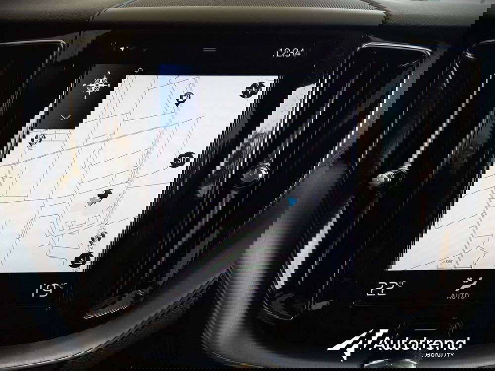 Volvo XC60 usata a Bari (10)