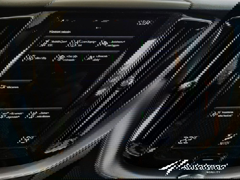 Volvo XC60 usata a Bari (13)