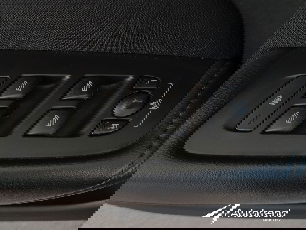 Volvo XC60 usata a Bari (15)