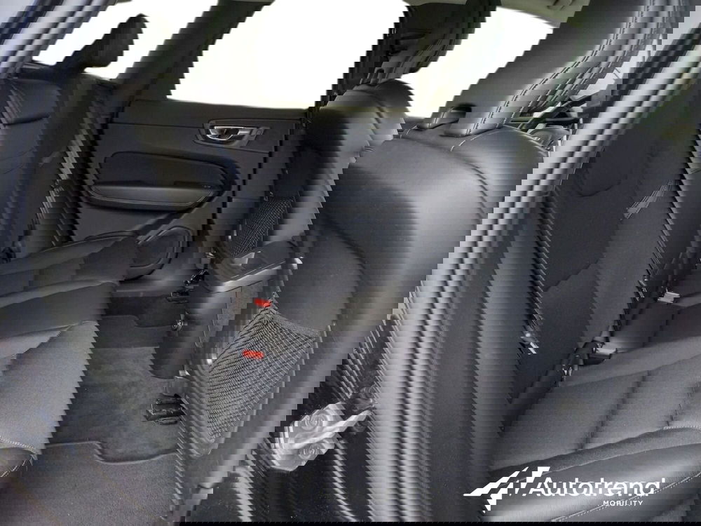 Volvo XC60 usata a Bari (16)