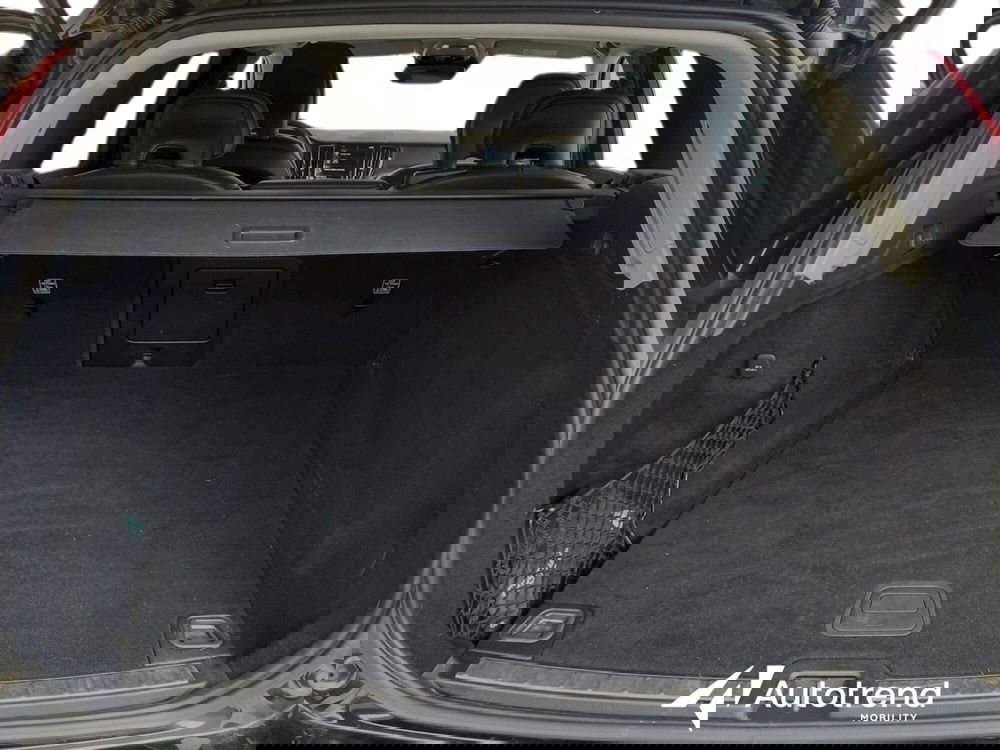 Volvo XC60 usata a Bari (17)