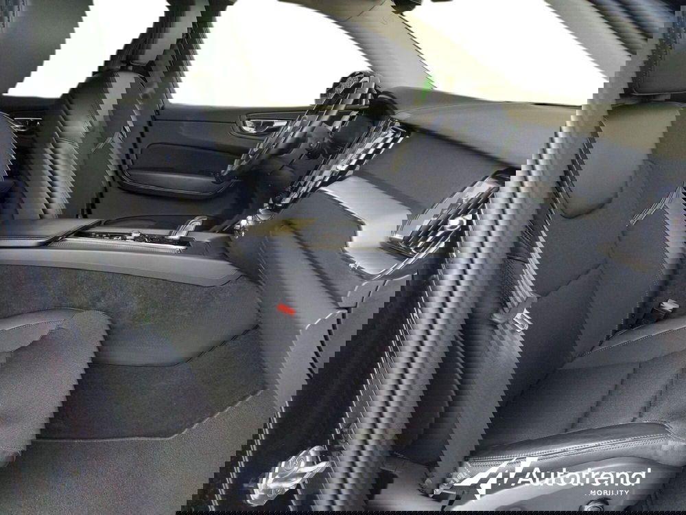 Volvo XC60 usata a Bari (7)