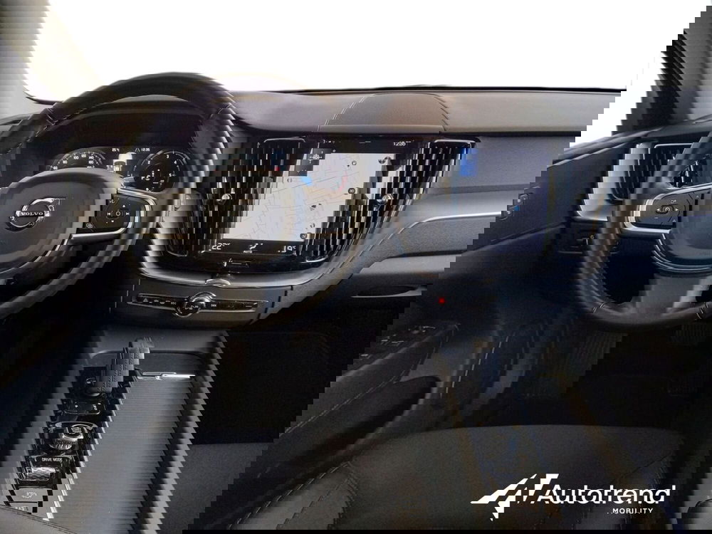 Volvo XC60 usata a Bari (8)