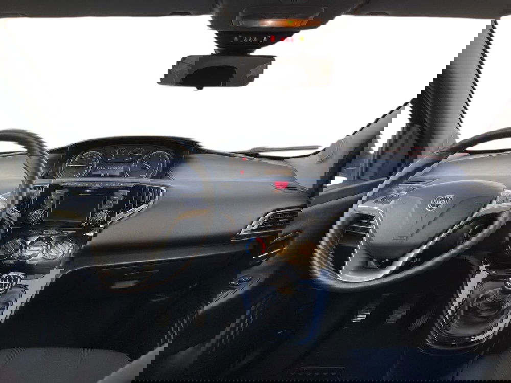 Lancia Ypsilon usata a Torino (10)