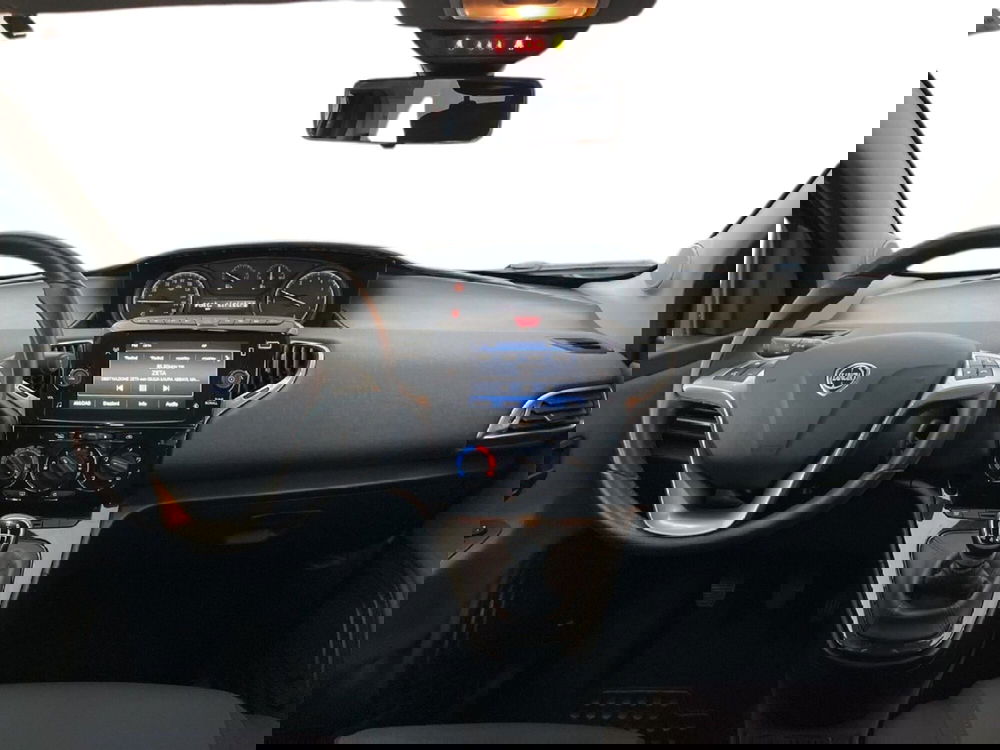 Lancia Ypsilon usata a Torino (10)