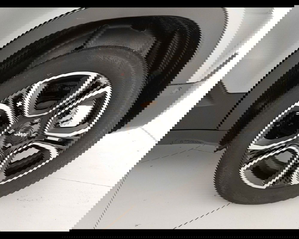 Jeep Avenger usata a Caserta (11)