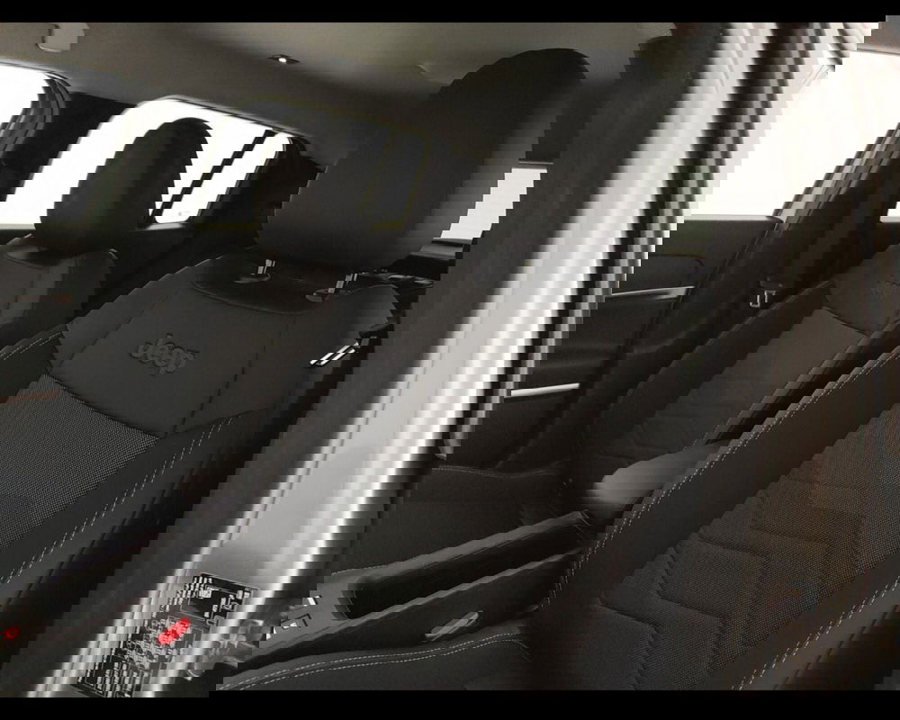 Jeep Avenger usata a Caserta (17)