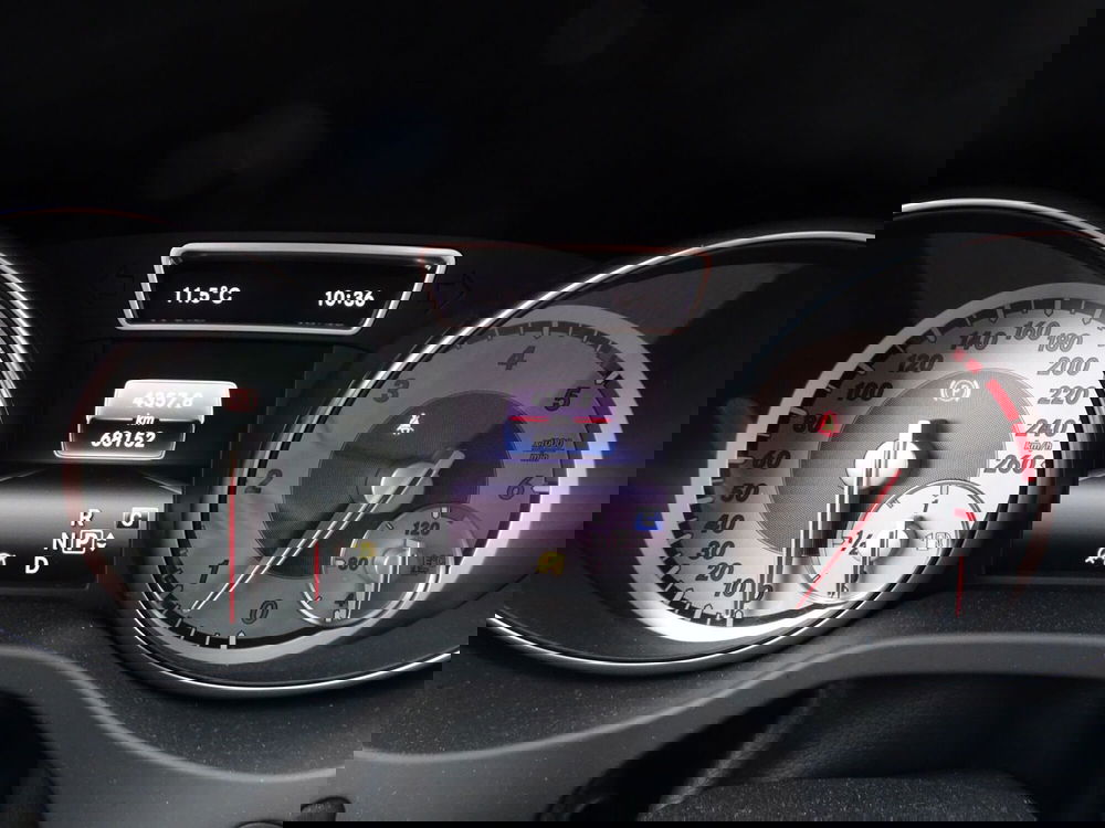 Mercedes-Benz GLA SUV usata a Treviso (12)