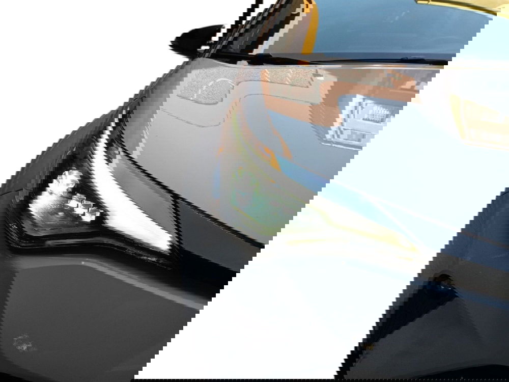 Toyota Toyota C-HR usata a Milano (10)