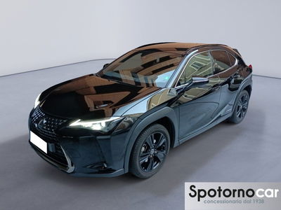 Lexus UX Hybrid Midnight del 2021 usata a Milano