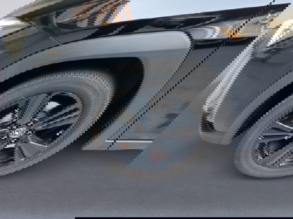 Lexus UX usata a Milano (11)