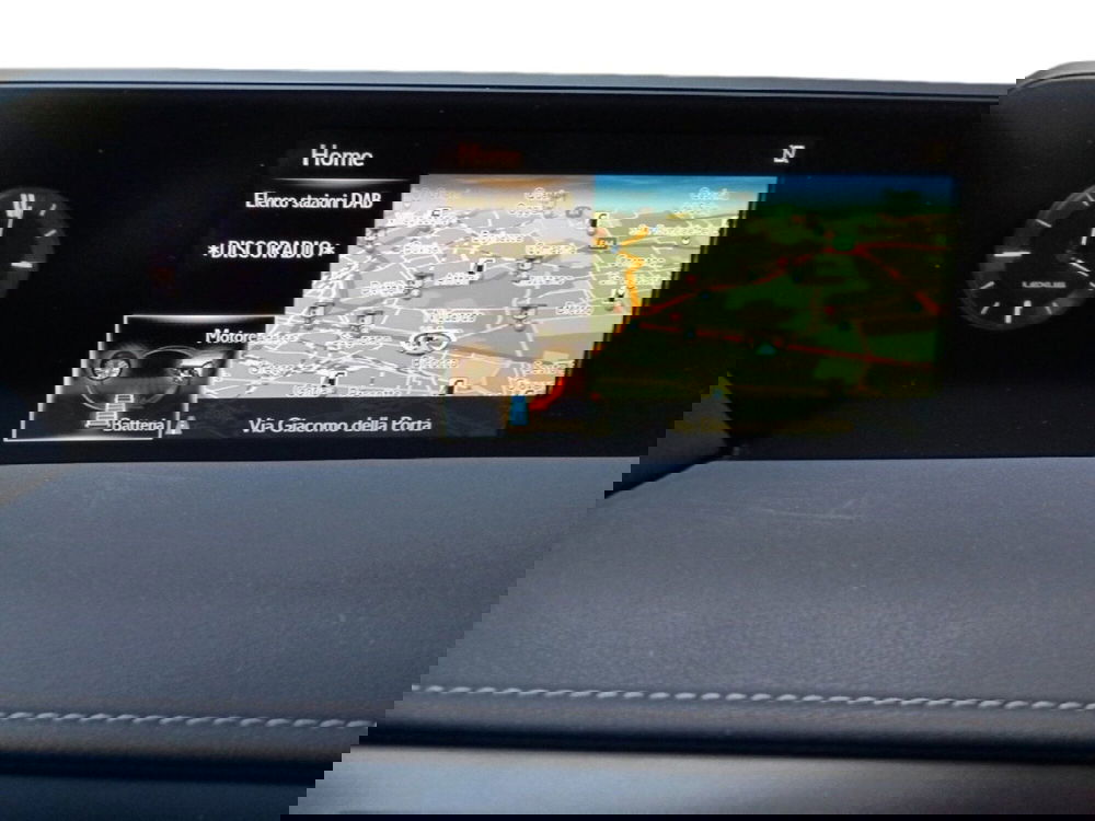 Lexus UX usata a Milano (14)