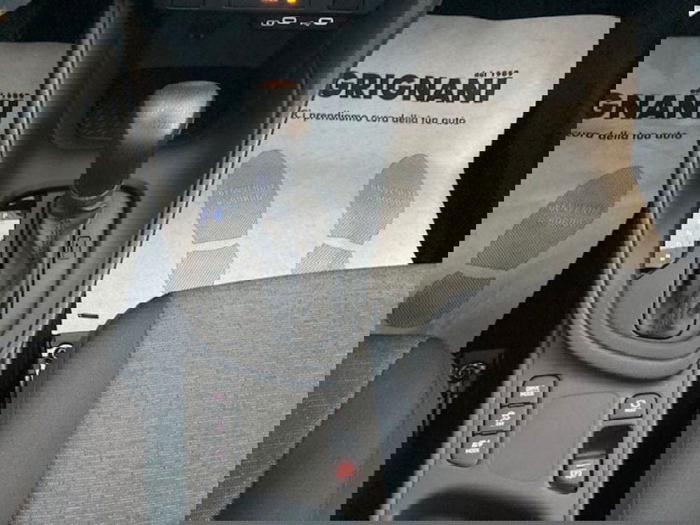 Mazda Mazda2 Hybrid nuova a Pavia (12)