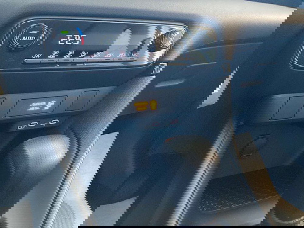 Mazda Mazda2 Hybrid nuova a Pavia (13)